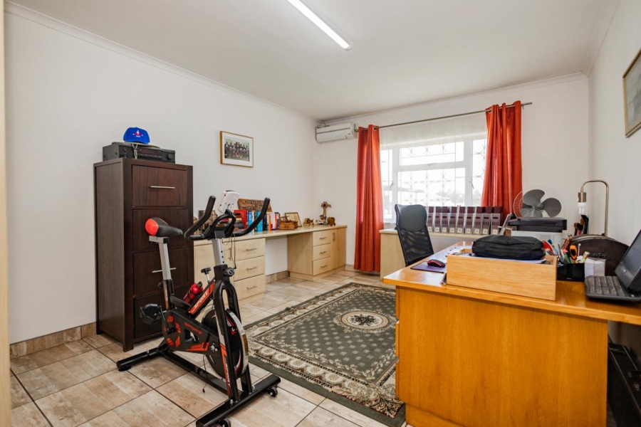 8 Bedroom Property for Sale in Joostenbergvlakte Western Cape